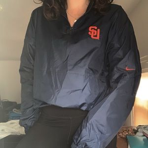 navy blue SU windbreaker 💙🧡